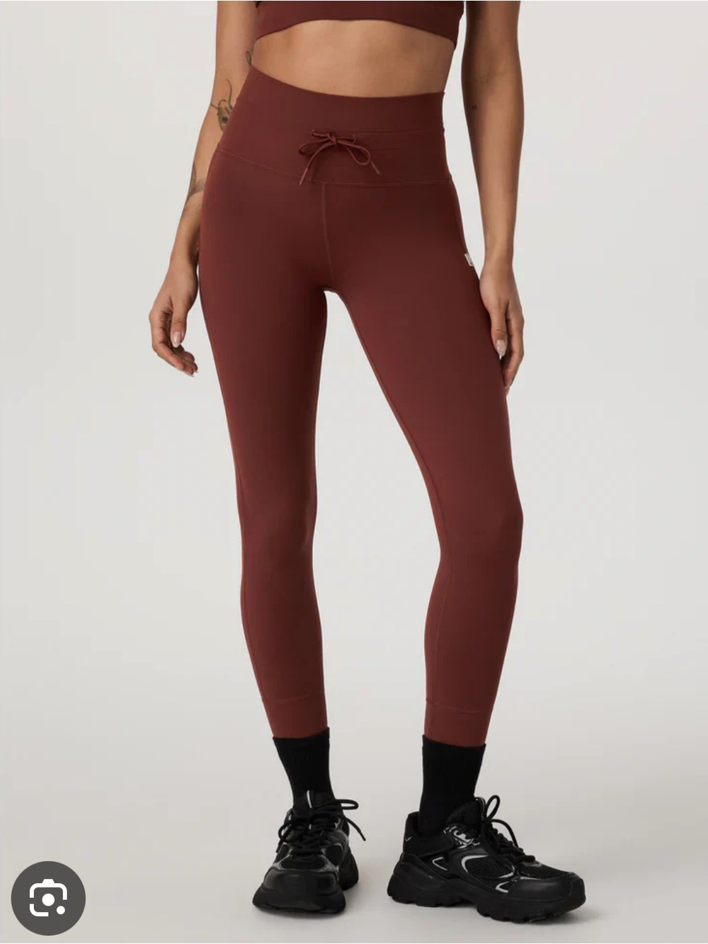 Vuori Daily Leggings in Burgundy